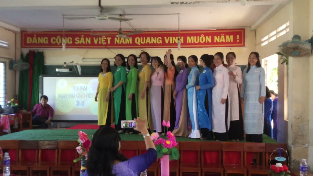 Trường THCS Long Hựu Đông 20/11: Áo dài qua các năm (1999 - 2019)